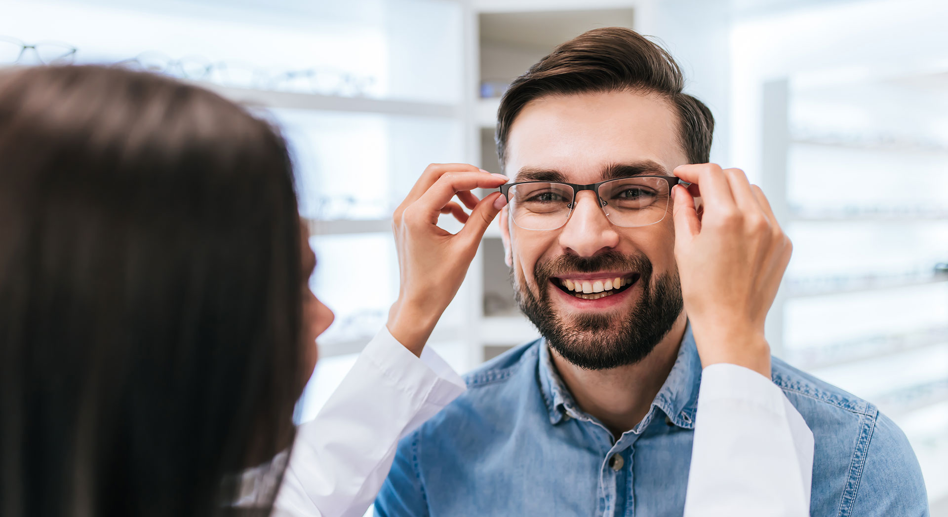 Opticien essai lunettes vue 